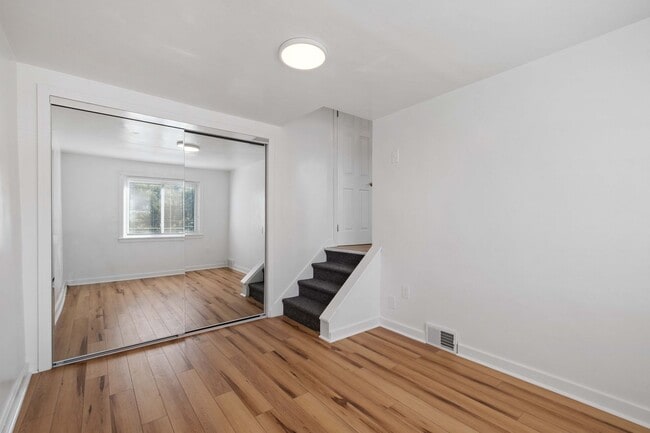 Building Photo - Luxury Rental - Sharpsburg