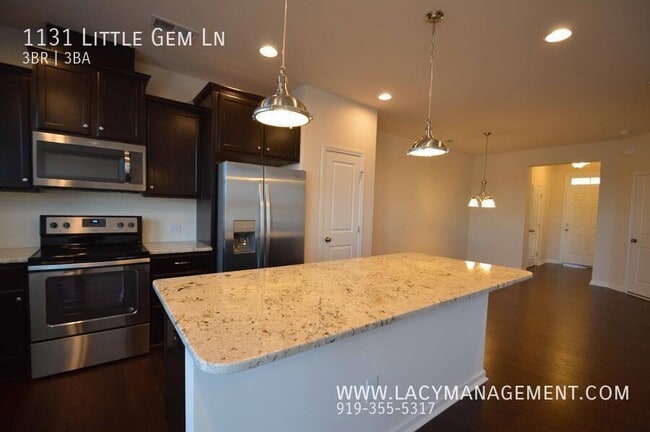 Building Photo - 1131 Little Gem Ln