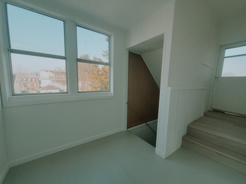 Building Photo - 23 Madison Pl