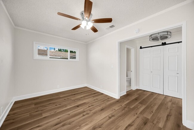 Building Photo - 3 Bed / 2 Bath Home with 2 Car Garage