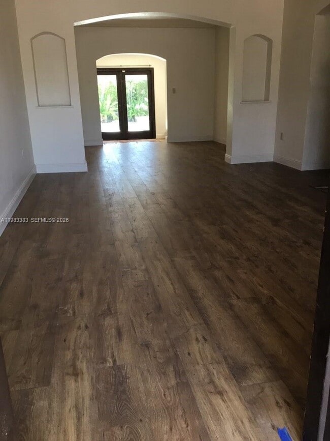 Building Photo - 8927 Hawthorne Ave