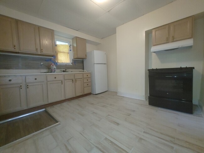 Building Photo - 5515 2nd Ave