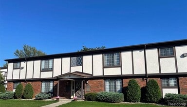 Building Photo - 22843 Grove St