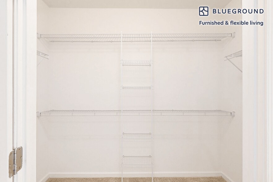 Building Photo - 80 N Central Ave