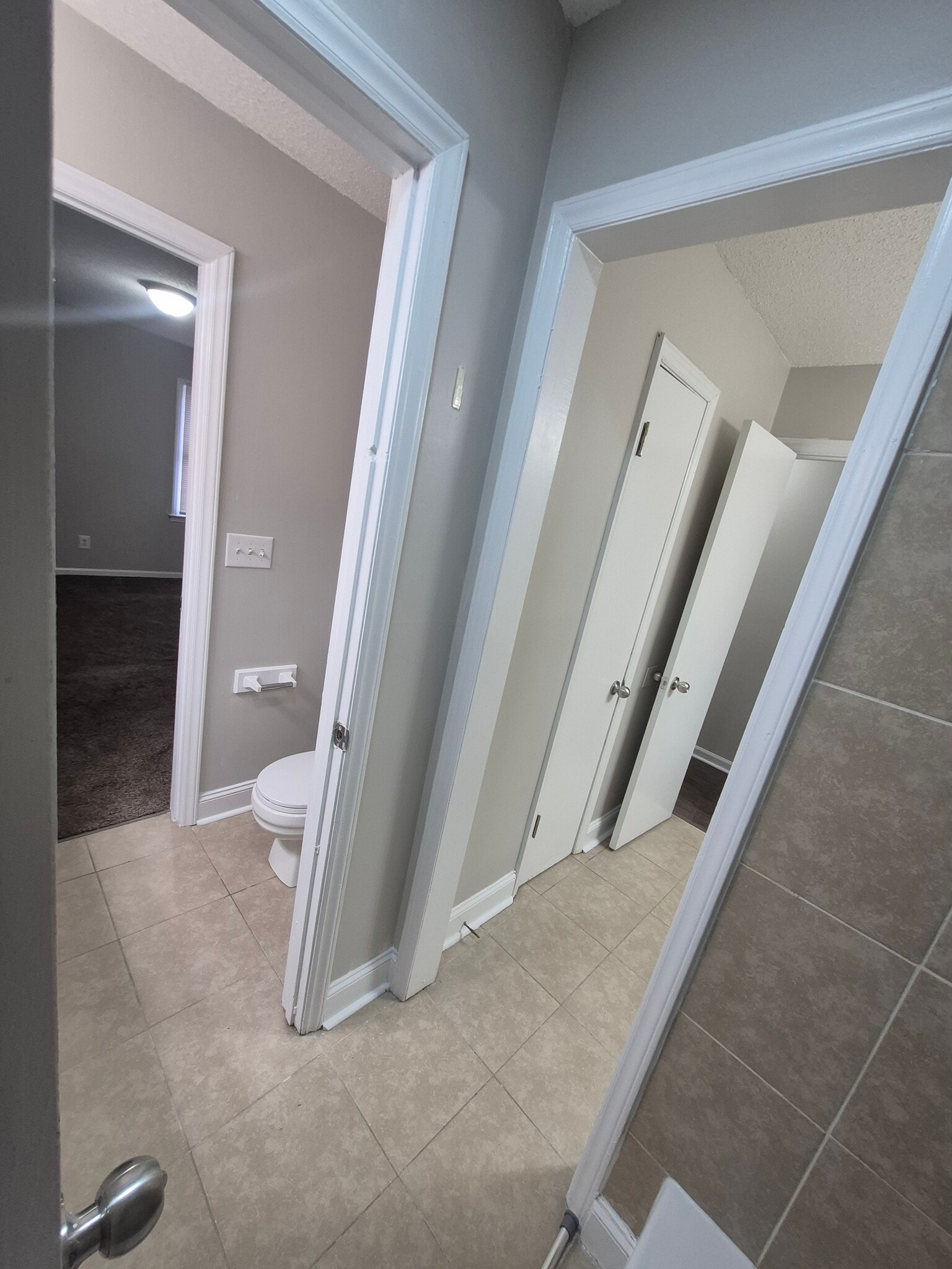 Building Photo - 2409 Amy Cir