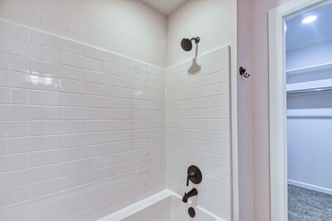 Building Photo - Brand New Construction in Varenna Landing!