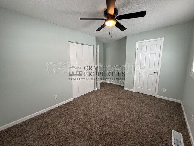 Building Photo - 800 Maumee Dr