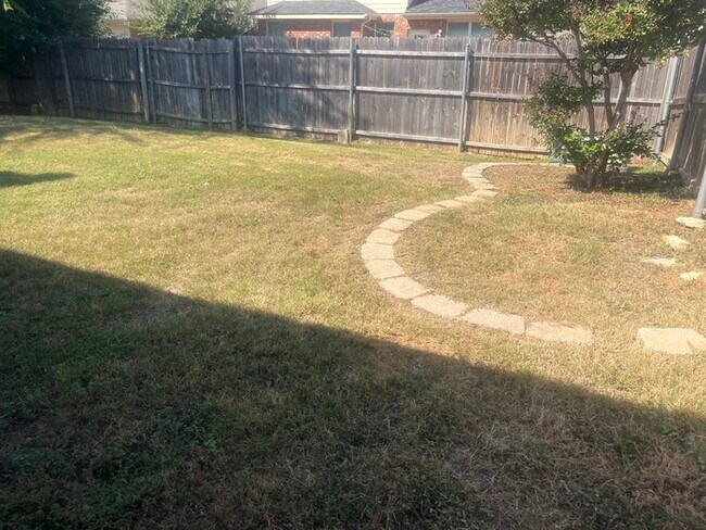 Building Photo - Plank Floors & Modern Comforts!" "Corner Fireplace, Split Bedrooms & a Master Retreat You’ll Love!"