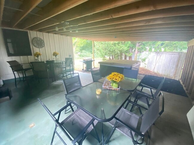 Building Photo - 4 Hathorn St