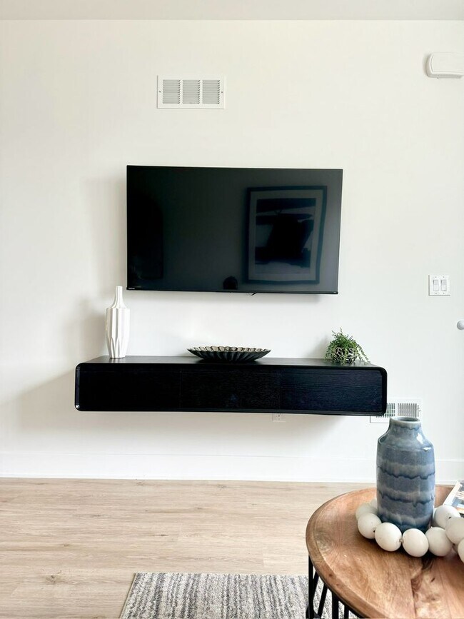 Building Photo - Hagert Street Estates