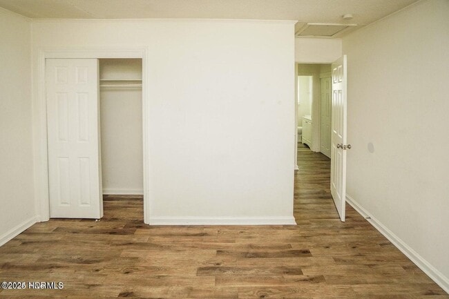 Building Photo - 311 Starling St