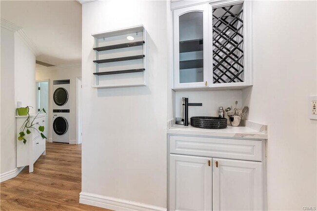 Building Photo - 5400 Columbus Ave