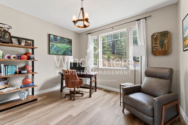 Building Photo - * Coming Soon 08/15/2025*Furnished Executi...