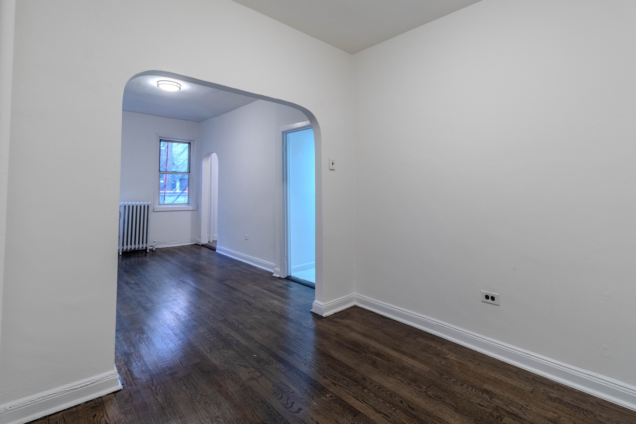 Building Photo - 323 E 50th St