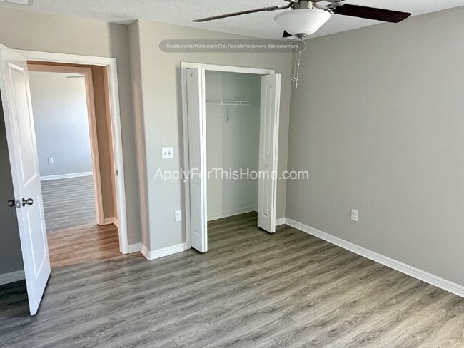 Building Photo - Single Family Home - 6 Bedroom