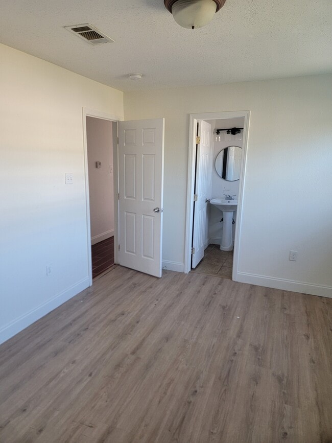 Building Photo - 1802 Jo Ann Pl