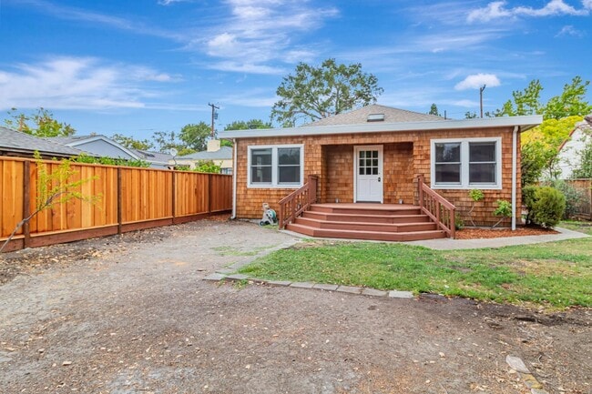 Building Photo - 2280 Hanover St