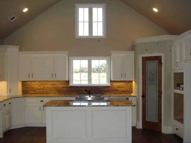 Building Photo - Southern Comfort Living: Elegant 4BR/2BA Home with 3-Car Garage, Close to Moody AFB in Lakeland, GA
