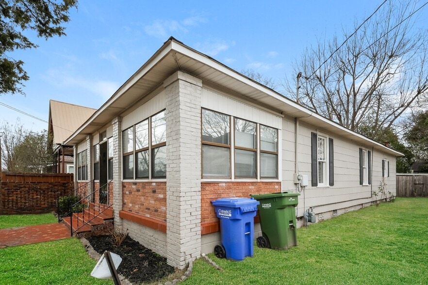 Building Photo - 1612 14th Ave