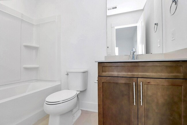 Building Photo - 5027 Duchess Dr