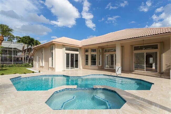 Building Photo - 15683 Cypress Park Dr
