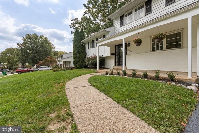 Building Photo - 2106 Largo Rd