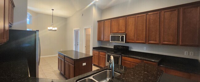 Welcome home - 6739 Bluff Meadow Ct