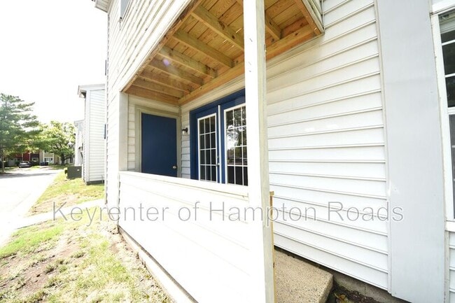 Building Photo - 612 Waters Dr