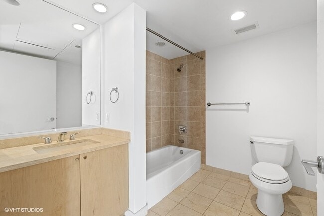 Building Photo - 60 E Monroe St