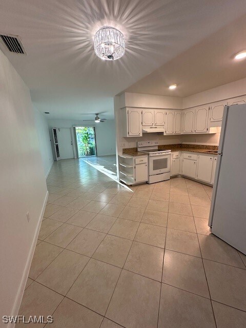 Building Photo - 753 Palm View Dr