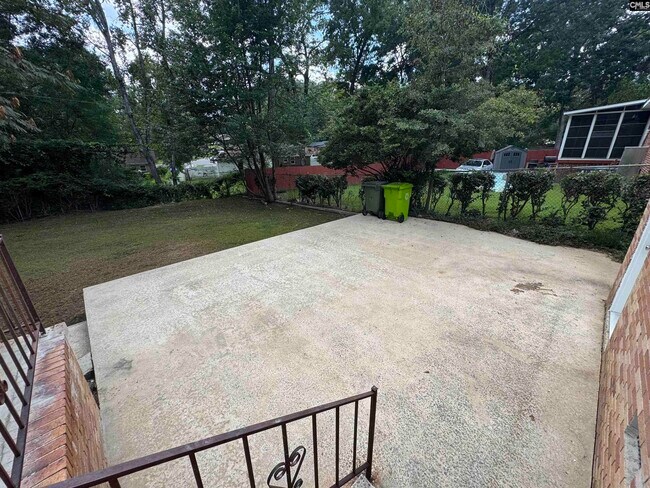 Building Photo - 2208 Rolling Hills Rd