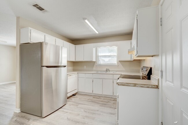 Building Photo - 3722 Burnham Way