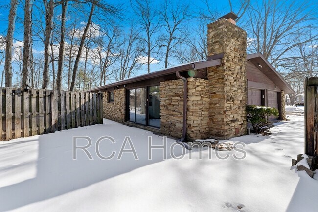 Building Photo - 423 Jenny Ln