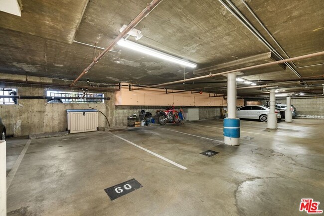Building Photo - 2045 4th St