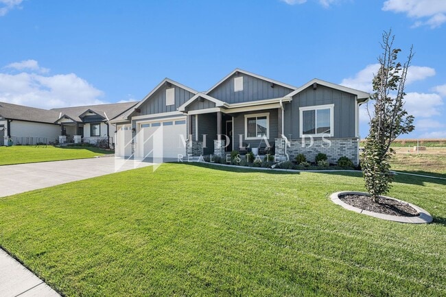 Building Photo - Belterra Beauty!