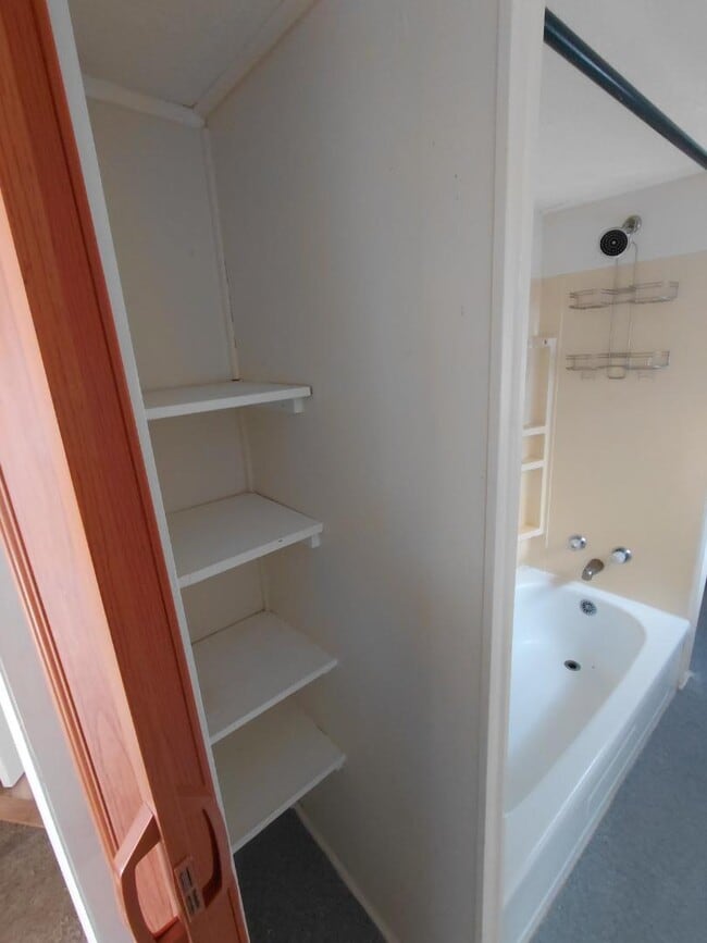 Building Photo - 6 W First St - 6 West First street