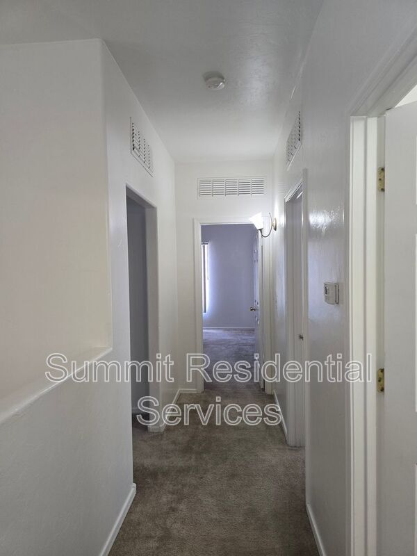 Building Photo - 3569 Drexel Manor Stra