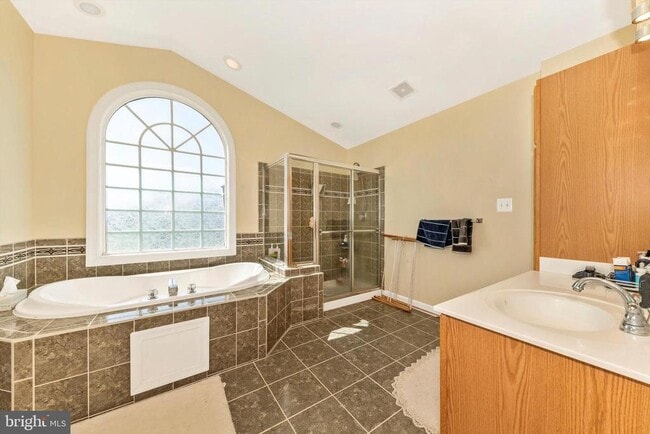 Building Photo - 17010 Bivens Ln