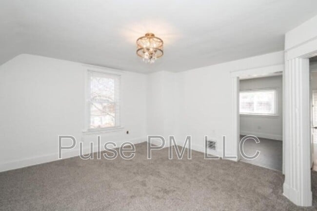 Building Photo - 2730 Dakota Ave