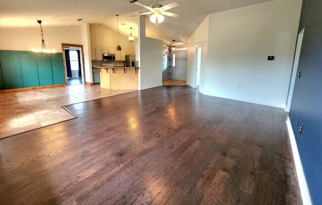 Building Photo - 4772 La Casa Cir