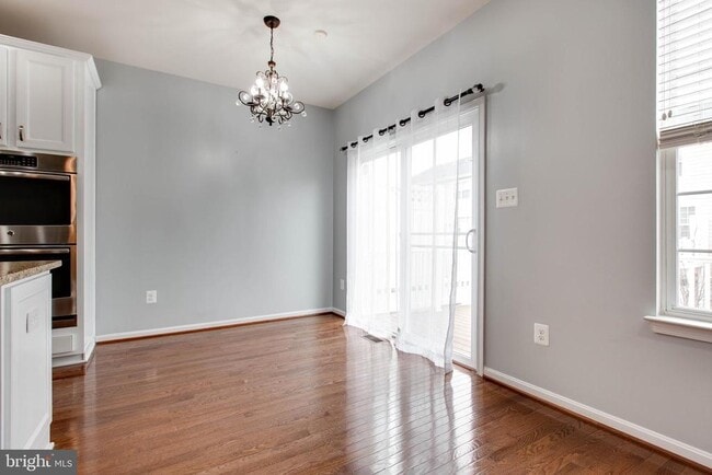 Building Photo - 7926 Silver Oak Rd