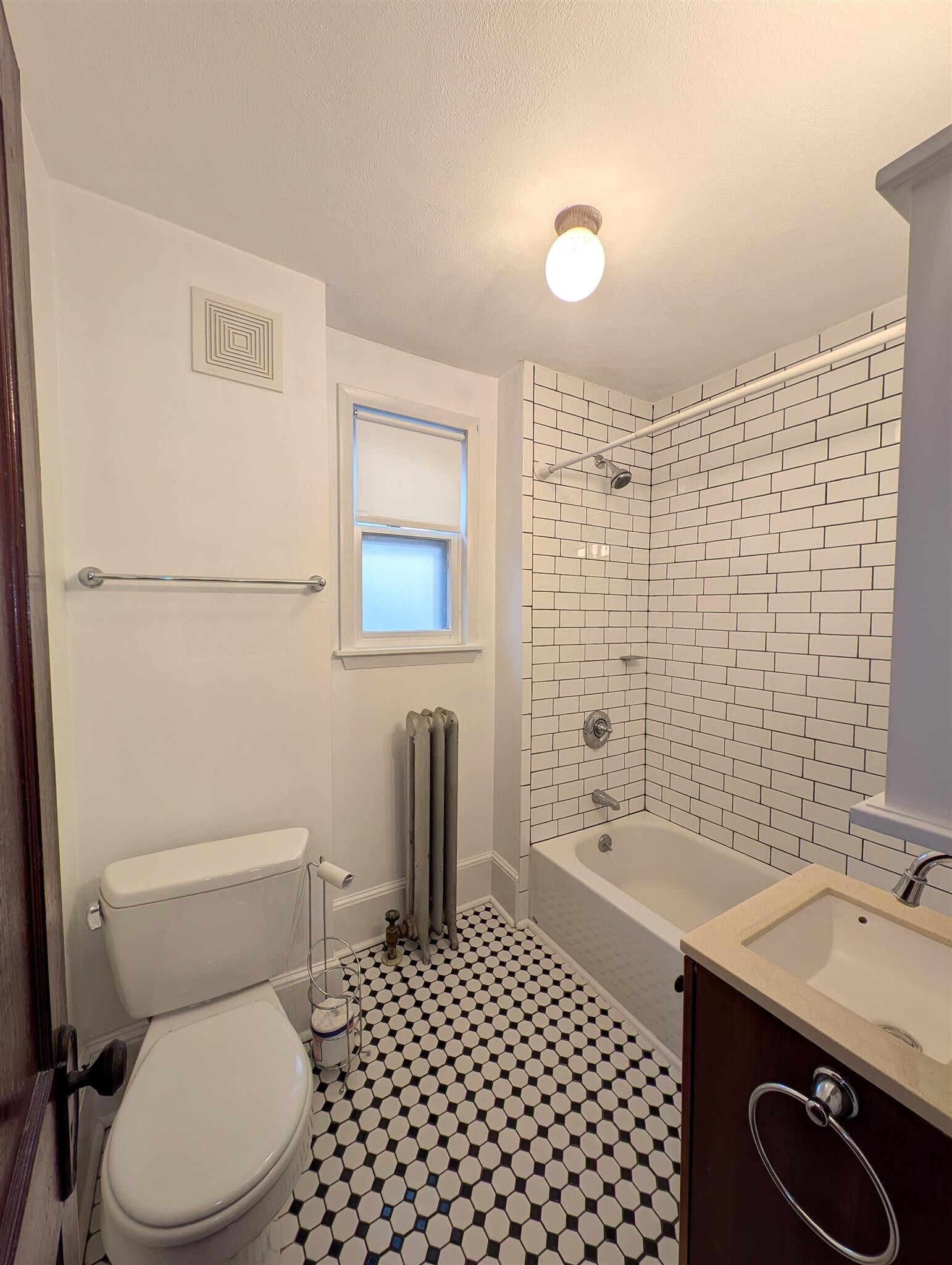 Building Photo - 119 Lowell St