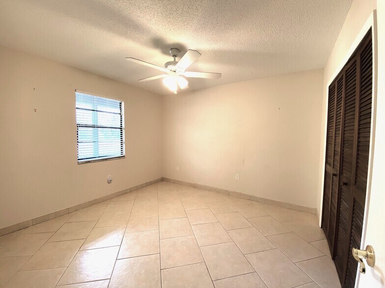 2nd bedroom - 12225 Environmental Dr