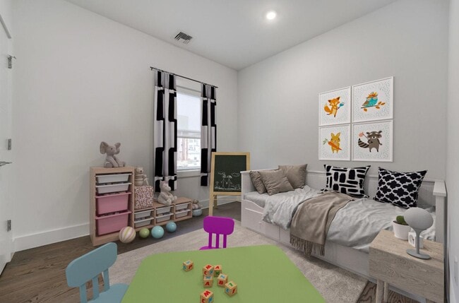 Building Photo - 290 Griffith St