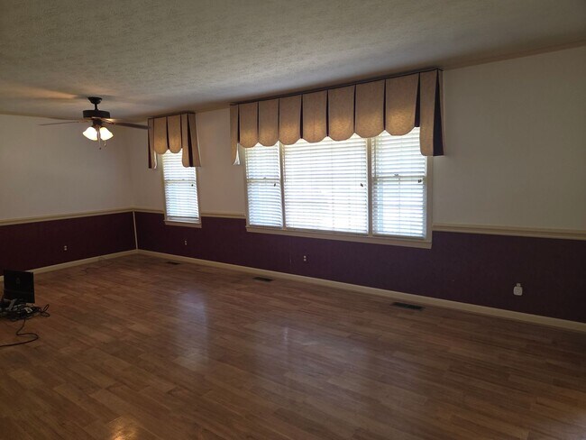 Building Photo - 1503 Palmer Dr