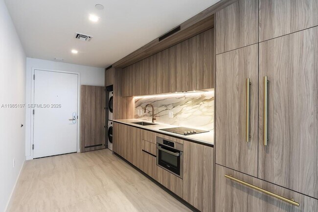 Building Photo - 77 SE 5th St