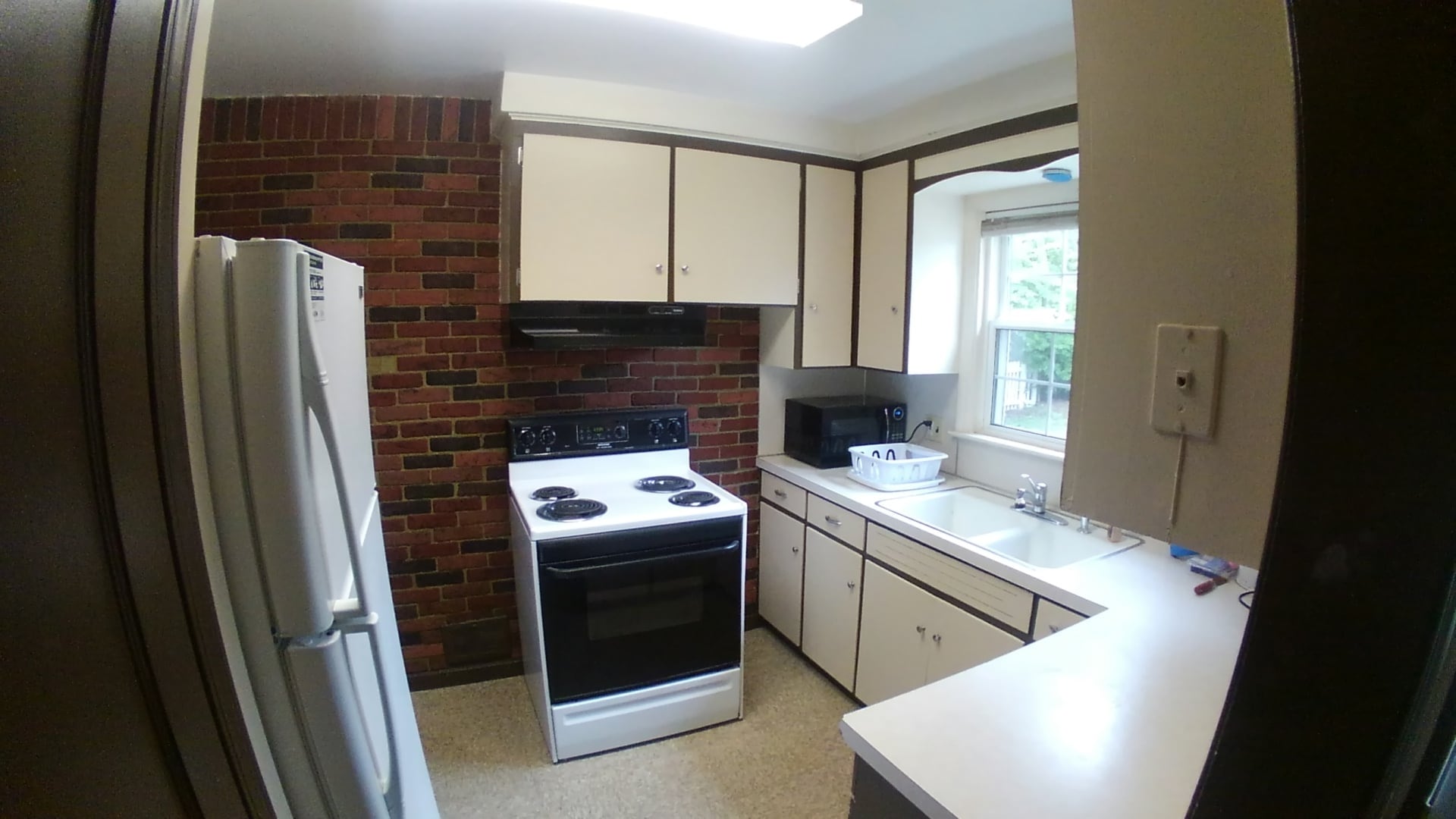 Kitchen - 941 Ann St
