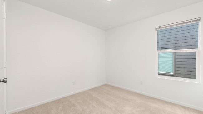 Building Photo - 215 Zyra Ave