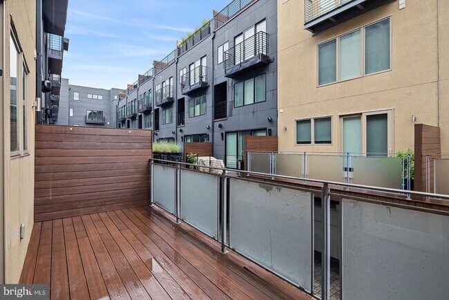 Building Photo - 1332 Kater St