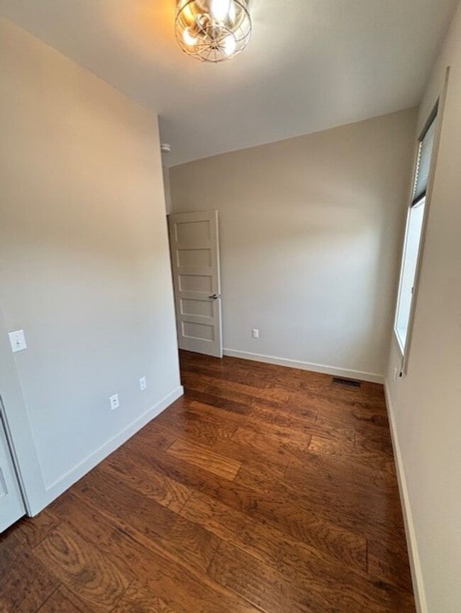 Building Photo - Beautiful Home for Rent